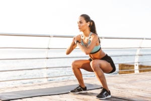 Exercice fessier pour femme : le squat